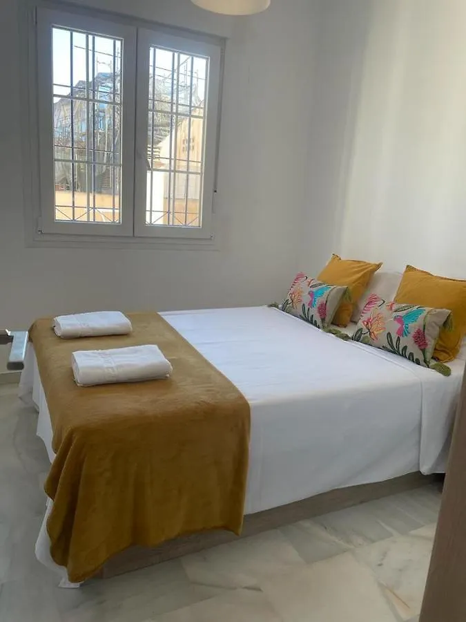 Apartamento 3 rooms con parking y terraza en c Marmoles Málaga