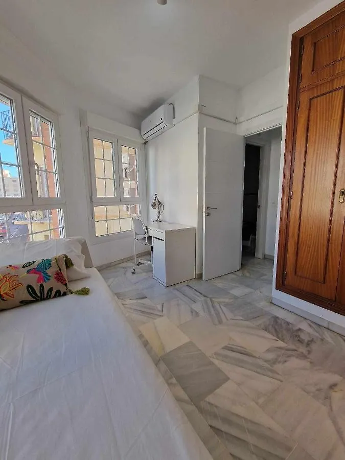 Apartamento 3 rooms con parking y terraza en c Marmoles Málaga