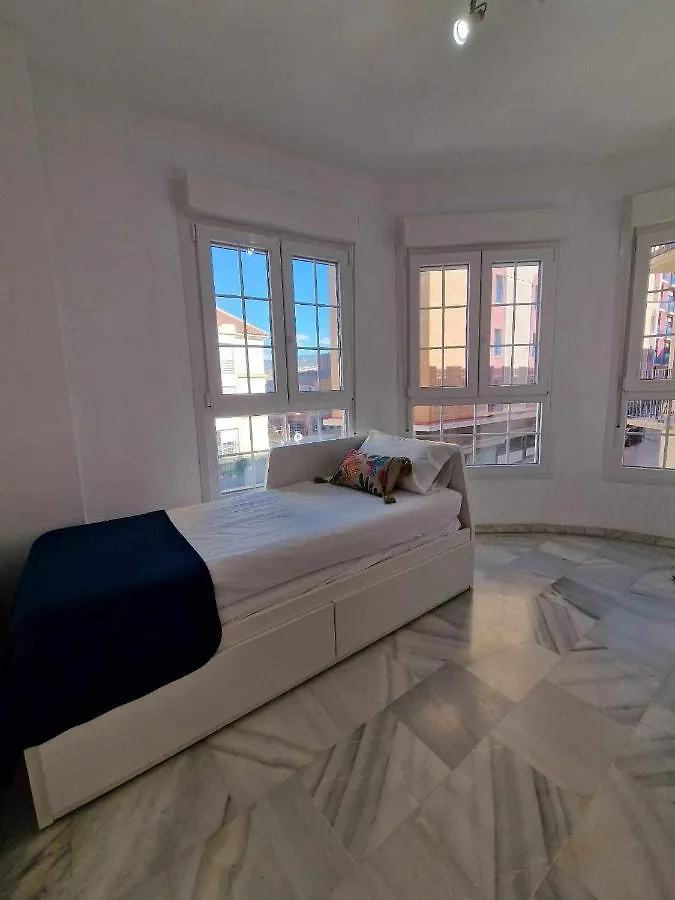Apartamento 3 rooms con parking y terraza en c Marmoles Málaga España