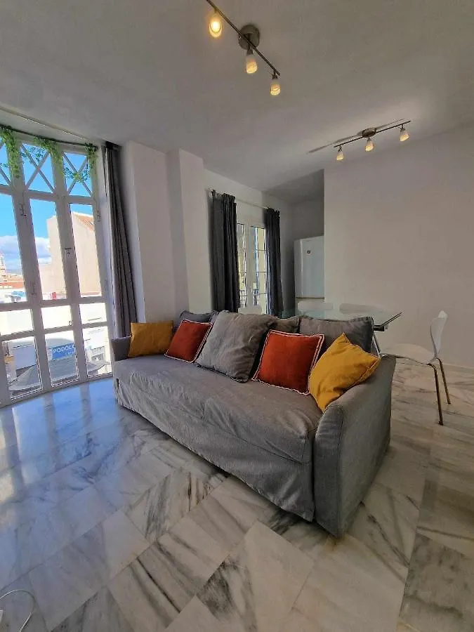 3 rooms con parking y terraza en c Marmoles Málaga 0*,  España