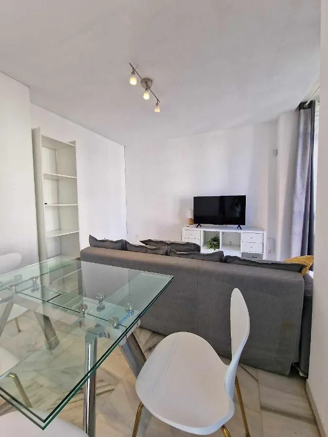 3 rooms con parking y terraza en c Marmoles Málaga