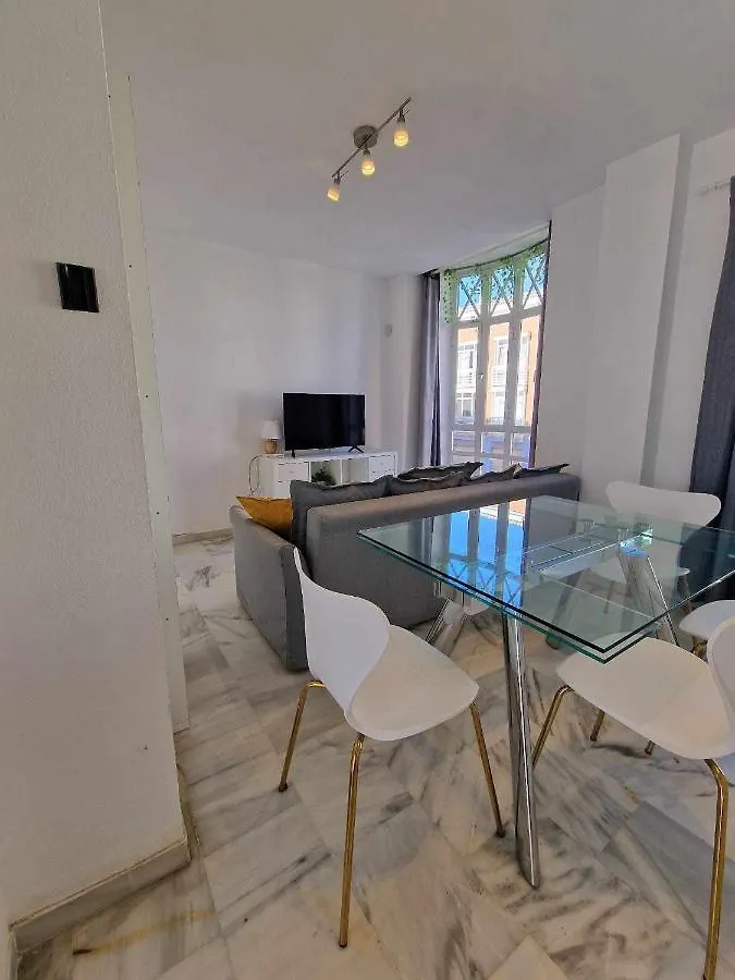 3 rooms con parking y terraza en c Marmoles Málaga